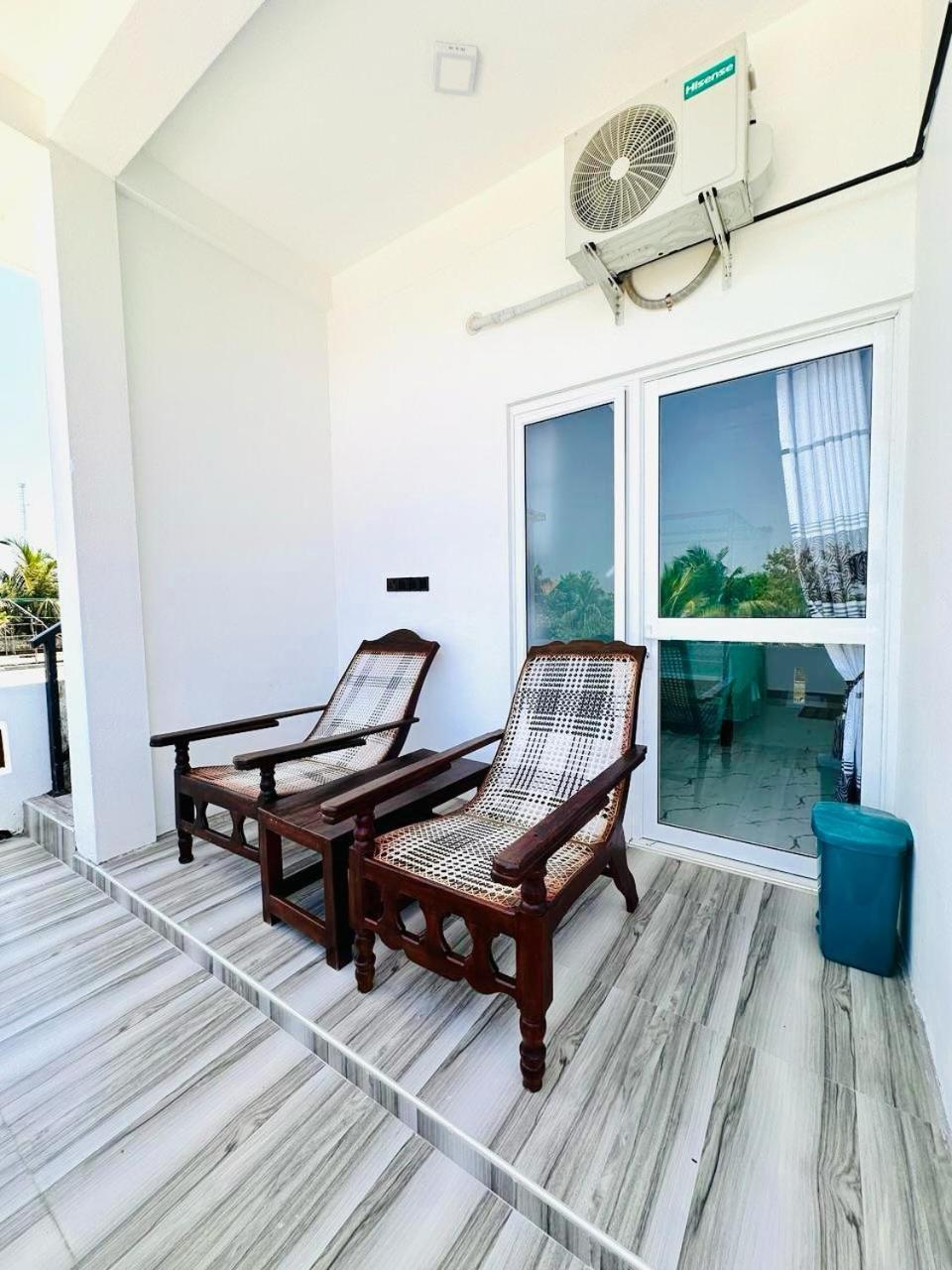 Garden Beach Hotel Аругам Экстерьер фото
